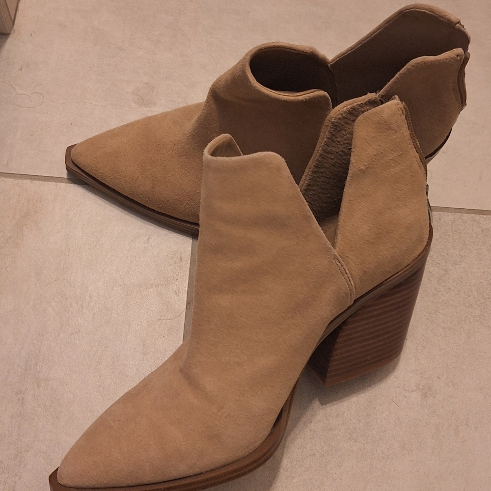 Vince Camuto